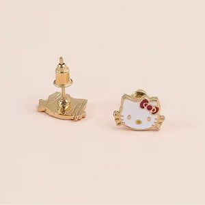 Hello Kitty Earrings - Live Show Listing